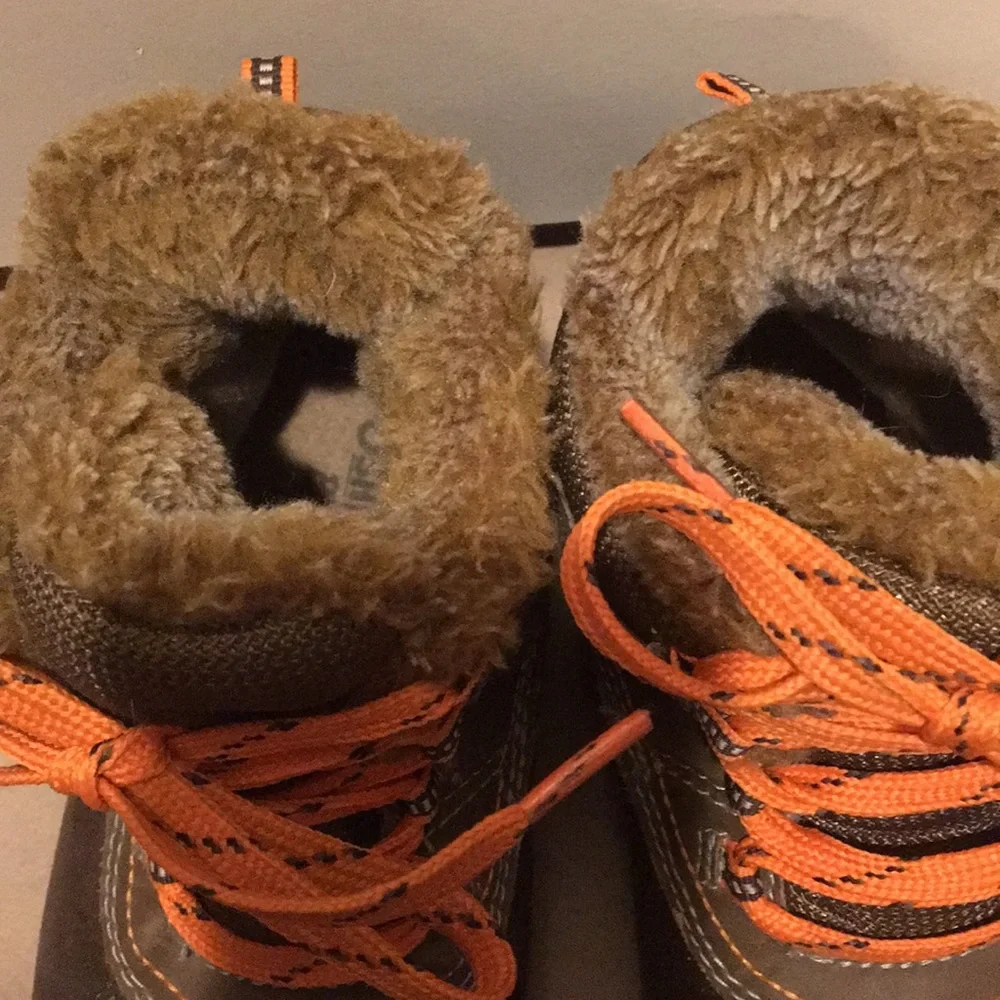 Oshkosh B'gosh lace up Marley2-01 faux fur boots kids size 12 brown beige